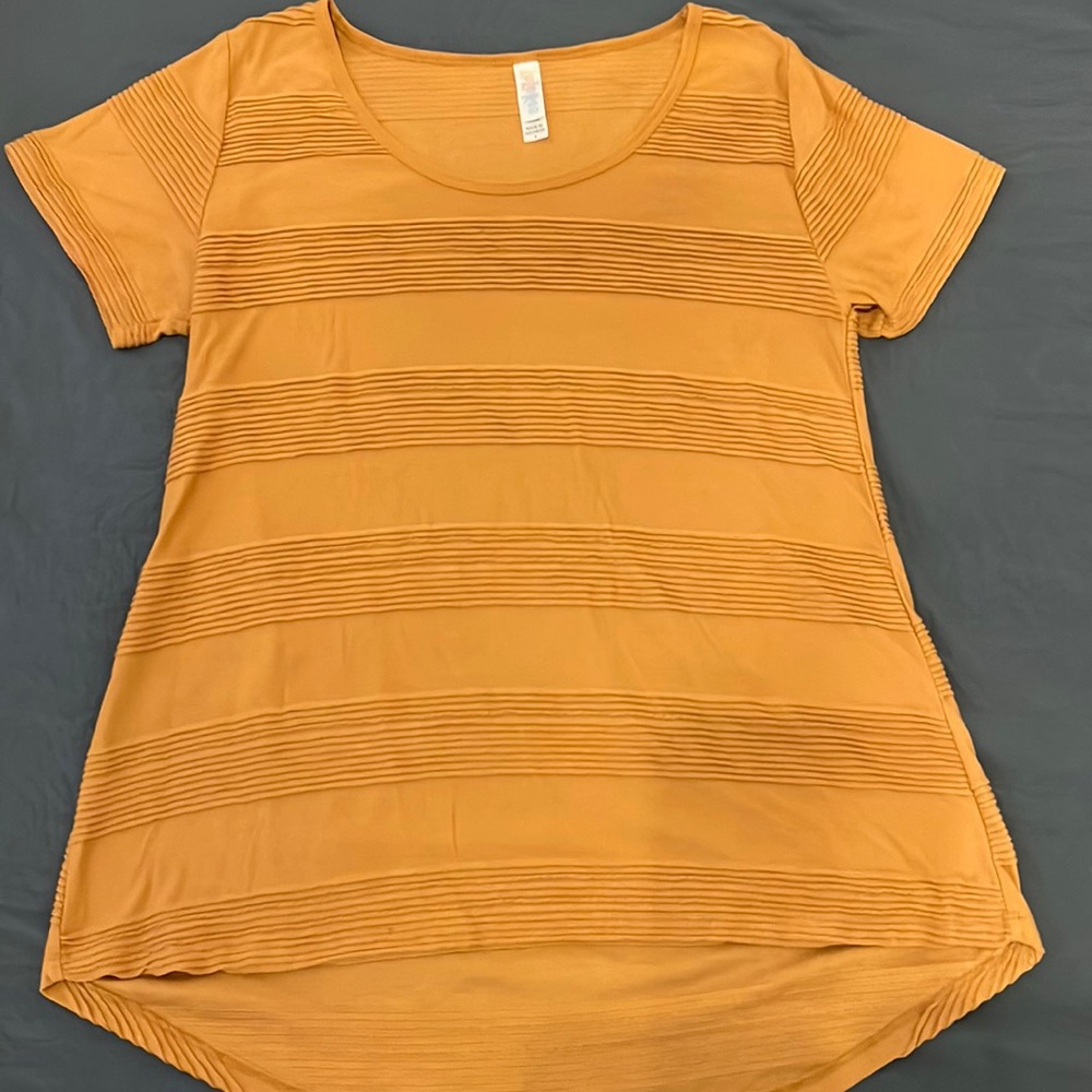 Lularoe classic T Excellent Condition